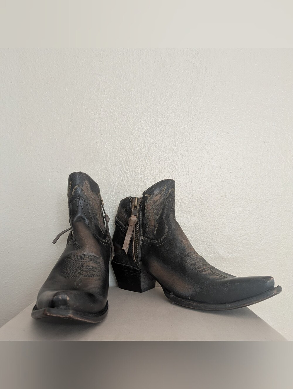 NWOB Freebird Wolfie Boots in Black - Picture 5 of 11